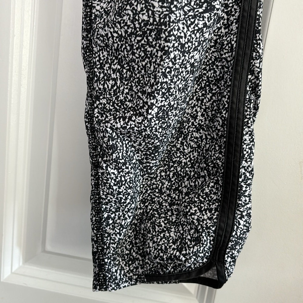 Lululemon &Go On The Go Jogger Pant Black And Whi… - image 3